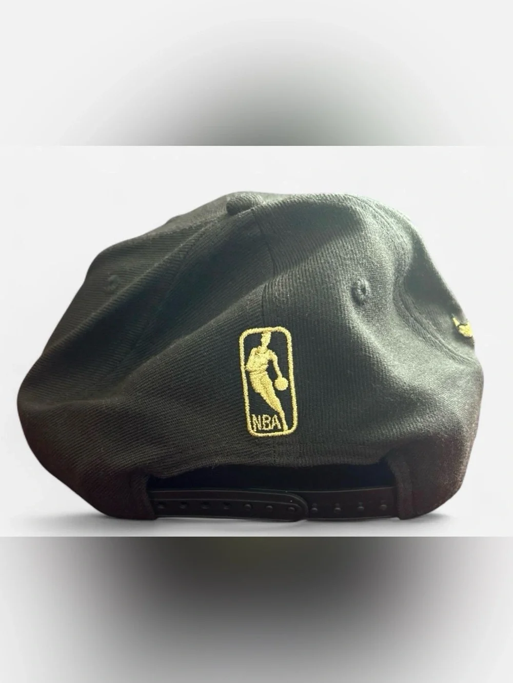 New Era Chicago Bulls Black and Gold Snapback Hat